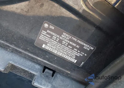 2016 BMW 320 xDrive z USA, uszkodzony, nr VIN WBA8E5G56GNU19158